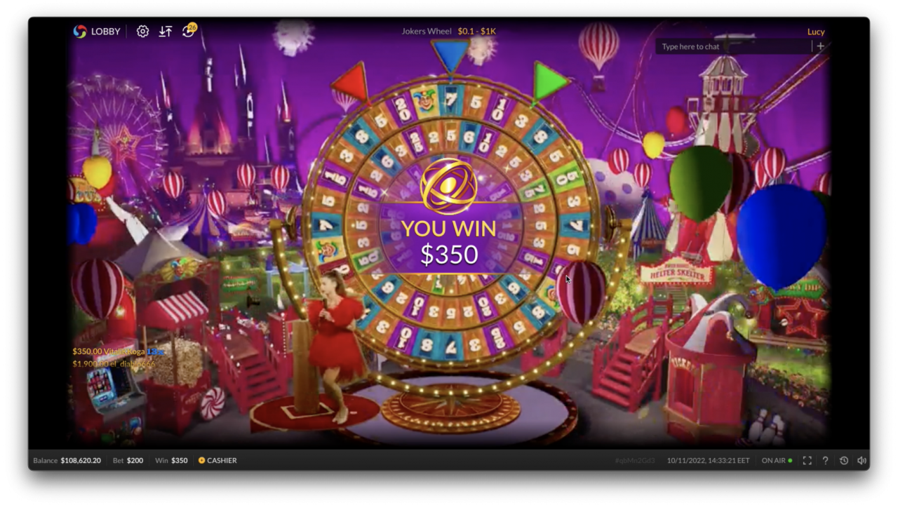 Captura de tela de uma celebração de grande vitória em Joker's Wheel, da Skywind, com uma mensagem colorida de vitória na tela.