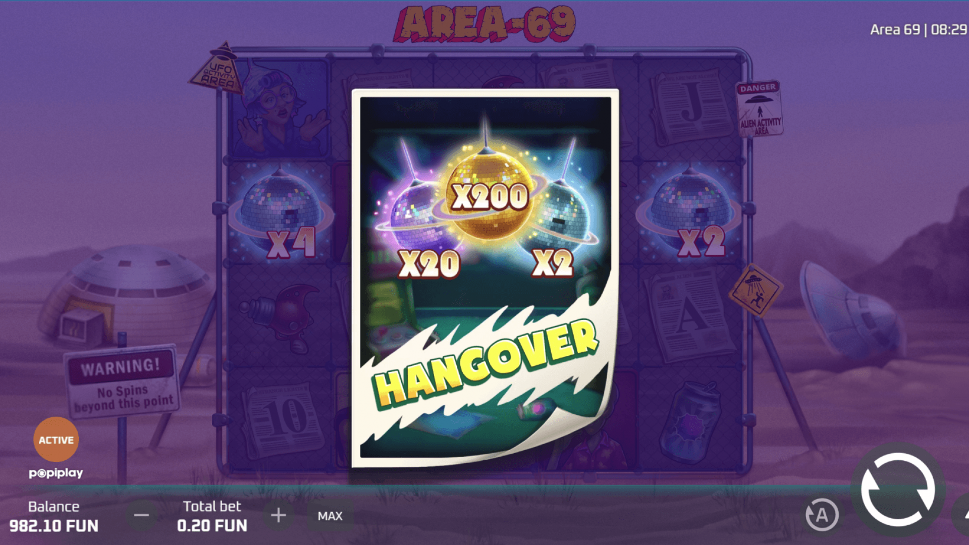 Start screen of Hangover feature with Glitter Balls up to x200 multipliers. Start screen of Hangover feature with Glitter Balls up to x200 multipliers.
