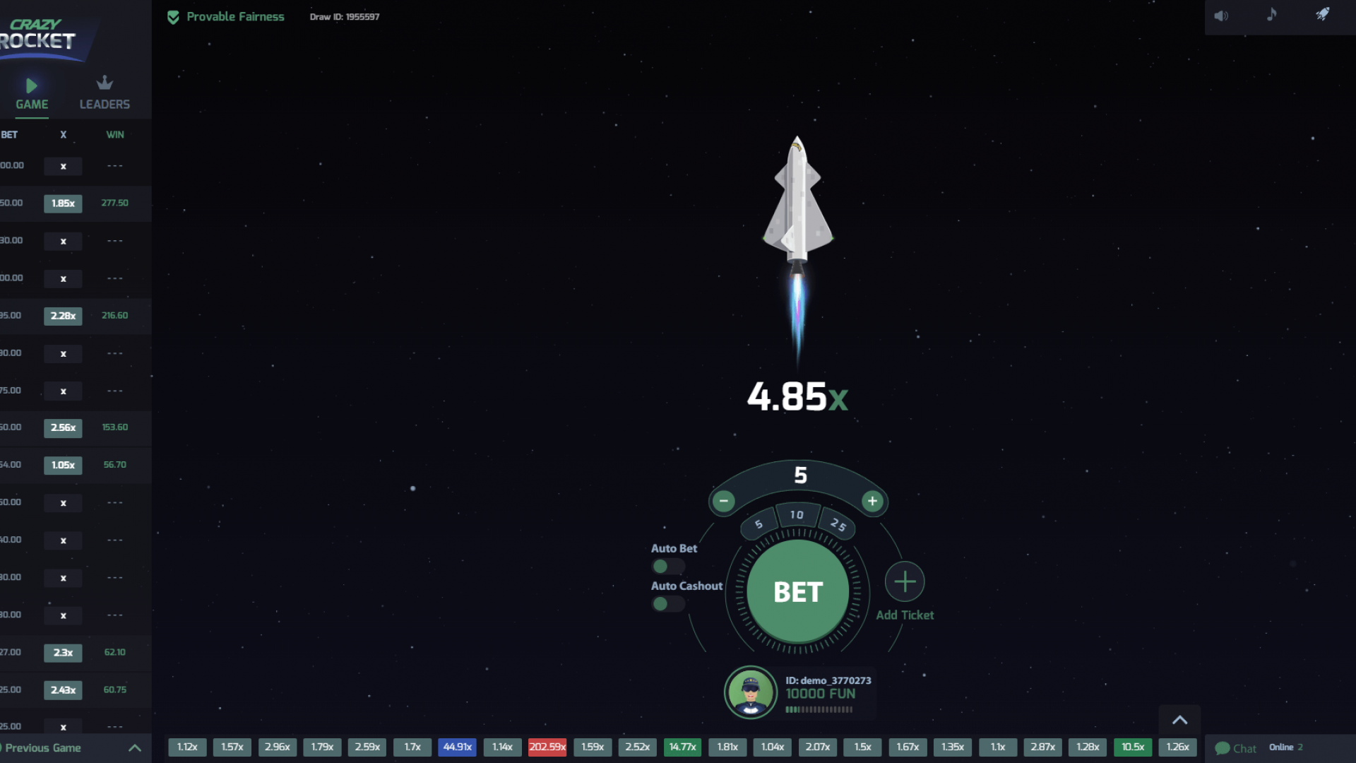 Crazy Rocket — Rodada de foguete único, gameplay crash básico Interface do Crazy Rocket com um único foguete em voo, multiplicador subindo e painel de aposta com Auto-Cashout.