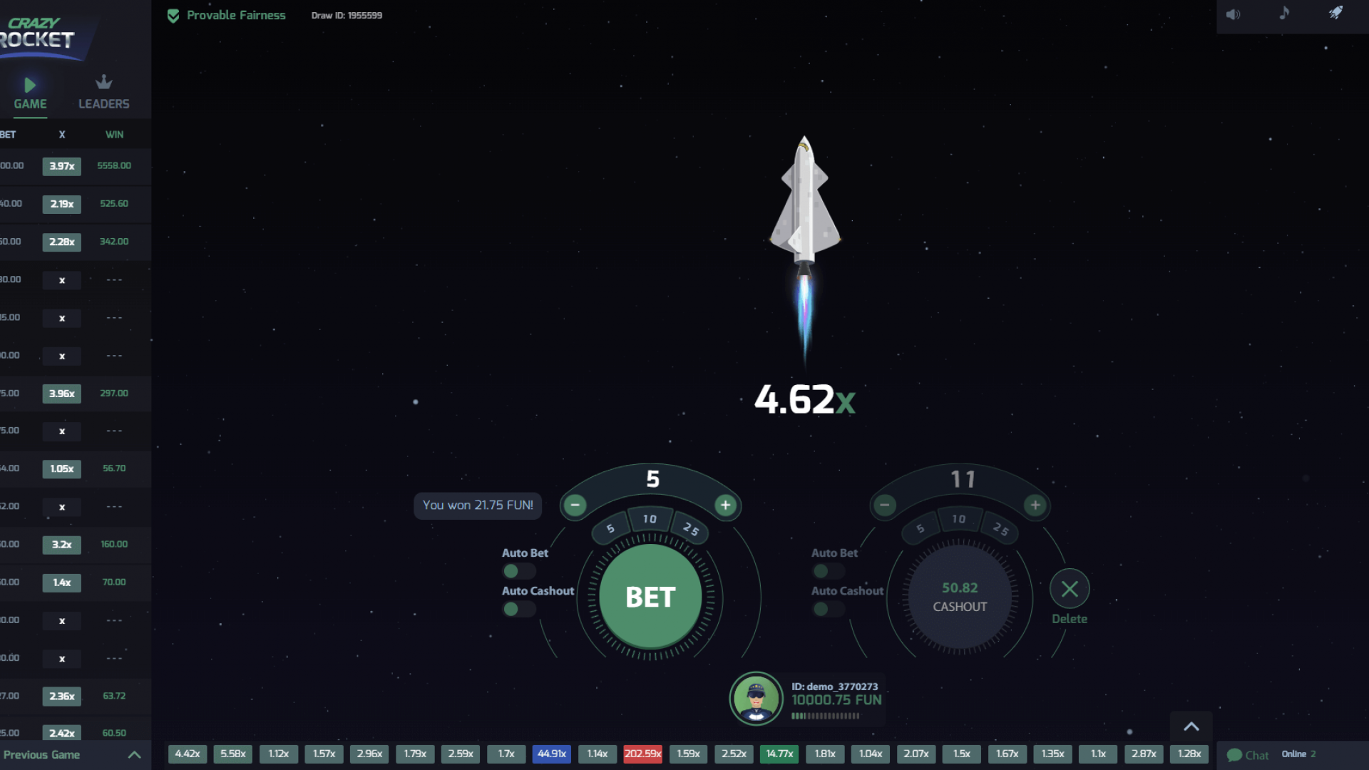 Cashout confirmado — Estrategia double ticket (Ticket 1) Un ticket hace cashout mientras el cohete sigue subiendo; segunda apuesta activa; historial de multiplicadores visible.